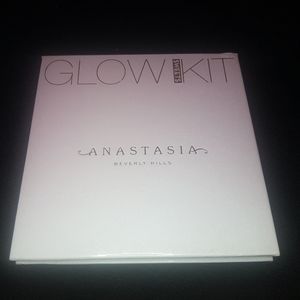 Anastasia Beverly Hills Sweets Glow Kit